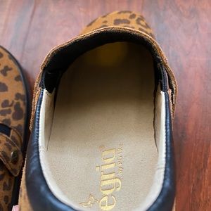 New without box Algeria clogs size 5.5, suede leopard print upper
